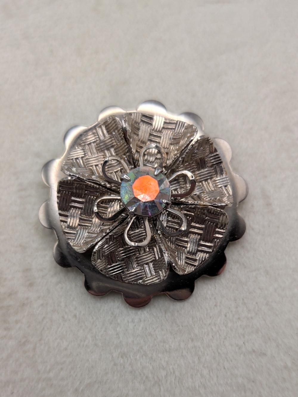 Vintage AB unsigned detailed silver tone scarf clip